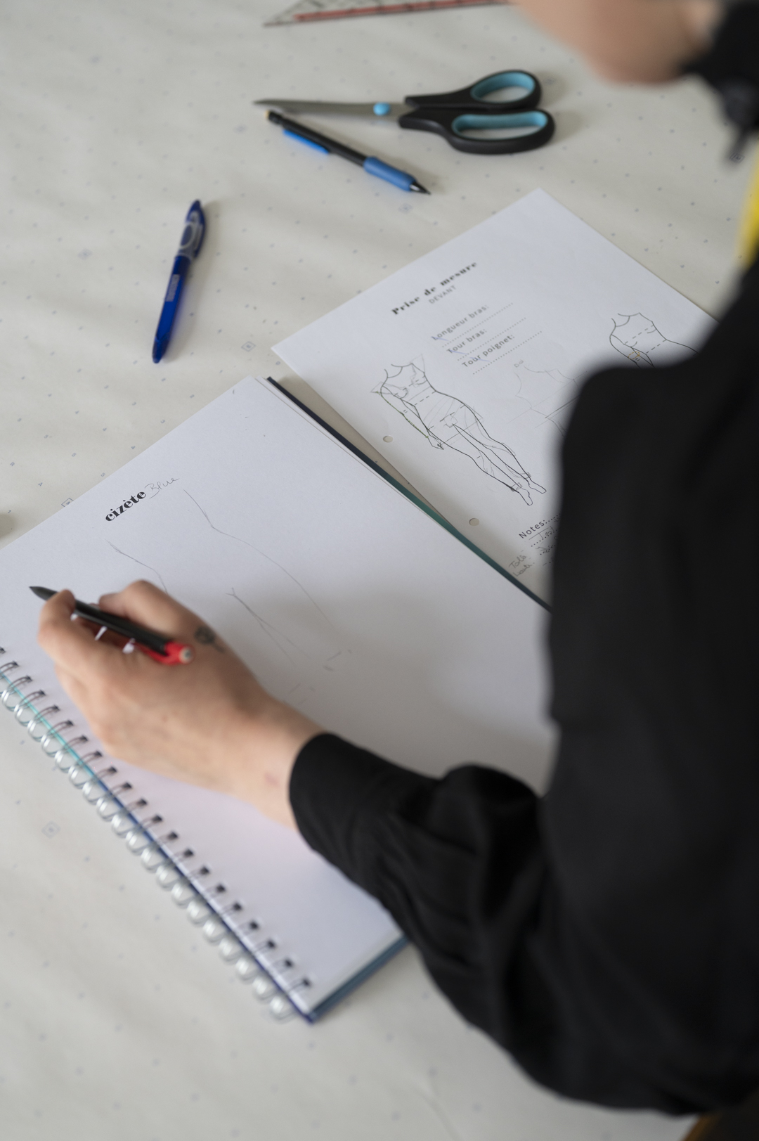 Cizète-etude-de-modèle croquis, stylisme, étude de modèle, dessin,couture
